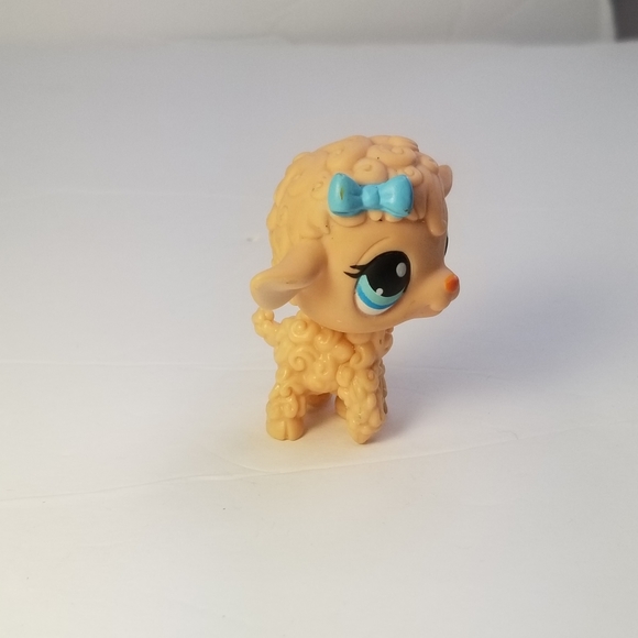 Littlest Pet Shop~#447~Lamb Sheep~Peach~Mint Blue Bow~Blue Dot Eyes - Picture 6 of 6